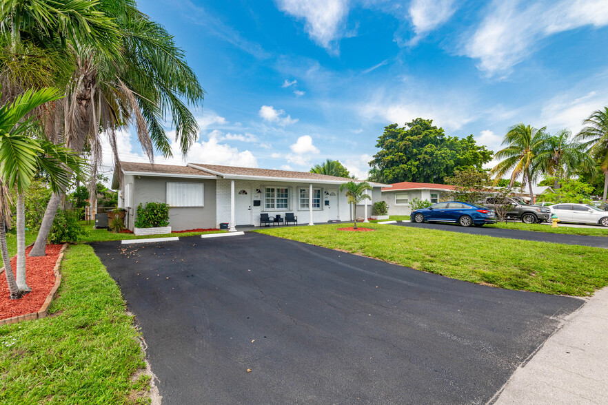 1449 SE 4th Ave, Deerfield Beach, FL à vendre - Photo du b timent - Image 3 de 53