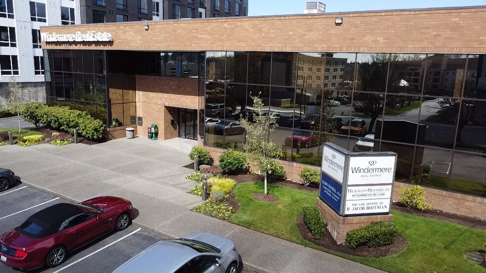 4211 Alderwood Mall Blvd, Lynnwood, WA à louer - Photo du bâtiment - Image 2 de 9