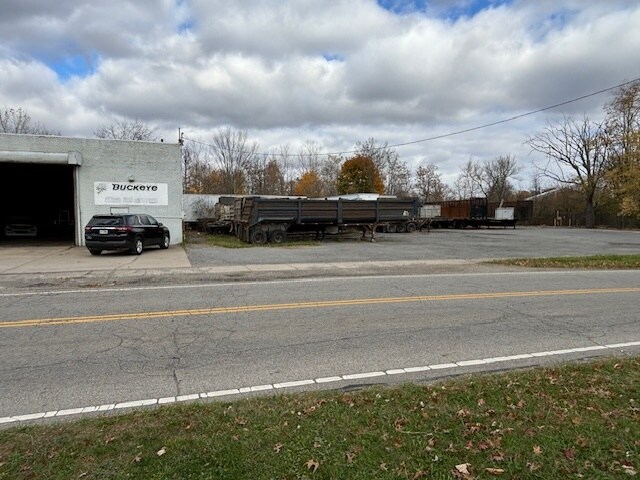 1666 McMyler St, Warren, OH à louer - Photo du bâtiment - Image 3 de 4