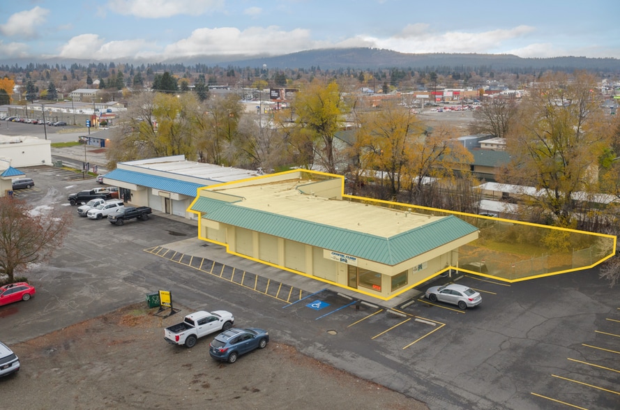 12611-12613 E Sprague Ave, Spokane Valley, WA for lease - Building Photo - Image 2 of 17