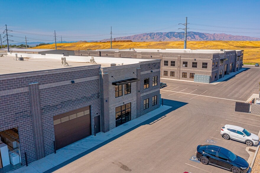 32 S 1800 W, Lindon, UT for lease - Building Photo - Image 2 of 13