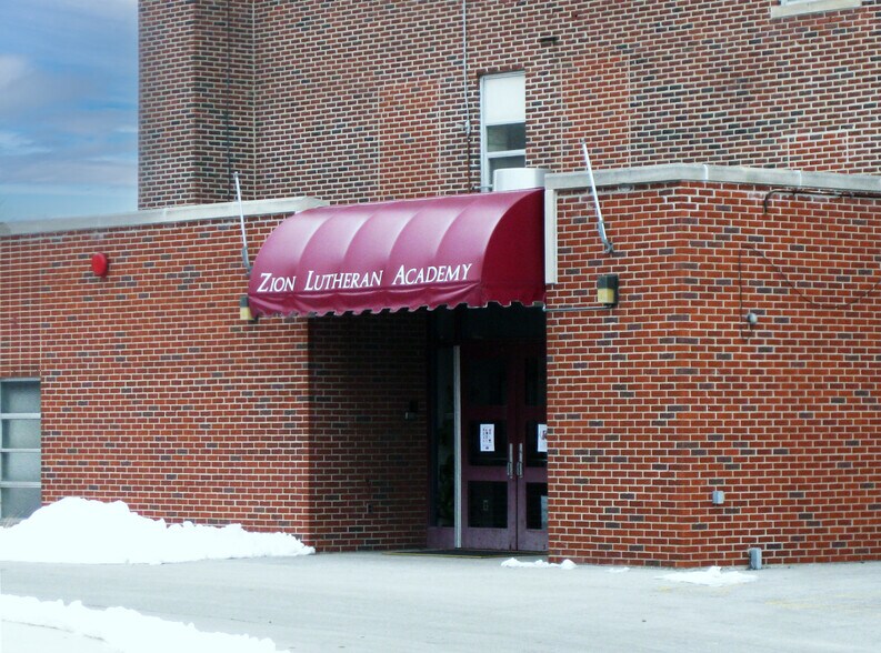 2313 S Hanna St, Fort Wayne, IN à vendre - Photo du bâtiment - Image 2 de 3