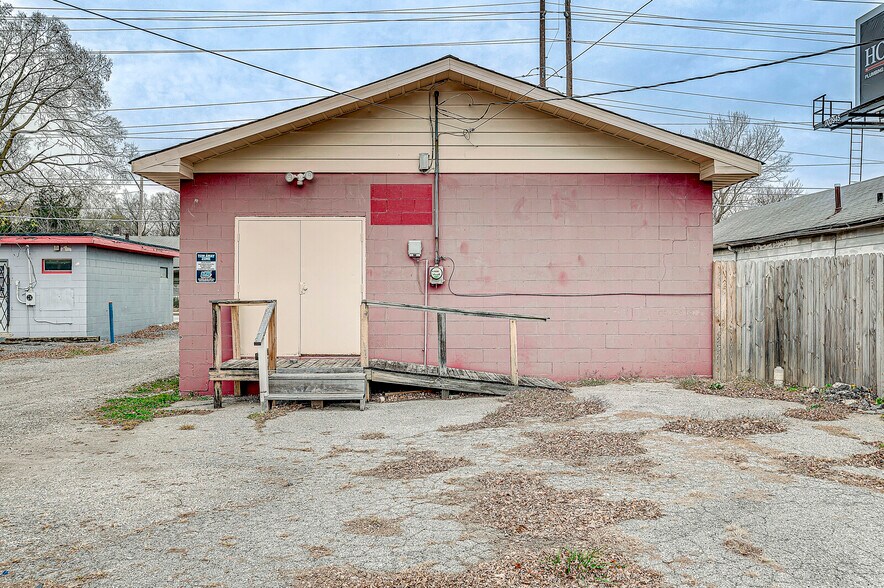 3637 W 10th St, Indianapolis, IN à vendre - Photo du bâtiment - Image 3 de 15