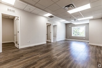 5825 66th St N, Saint Petersburg, FL for lease Interior Photo- Image 2 of 2