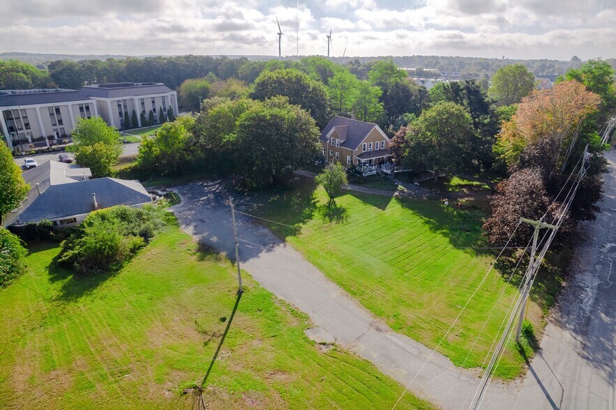 12 Shirley St, Fairhaven, MA à vendre - Photo du bâtiment - Image 3 de 12