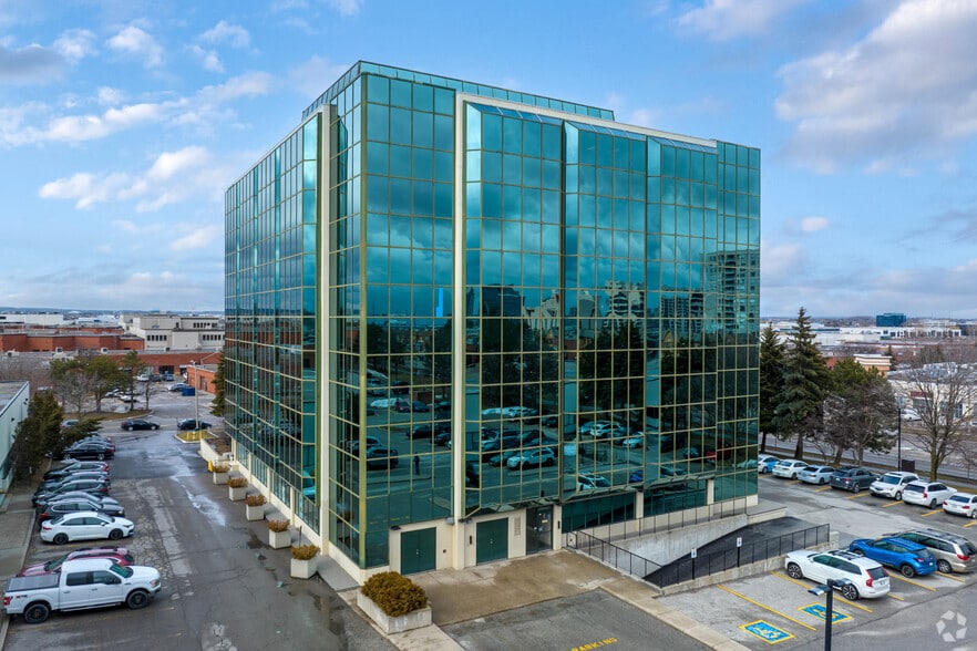 1 W Pearce St, Richmond Hill, ON for lease - Building Photo - Image 2 of 5