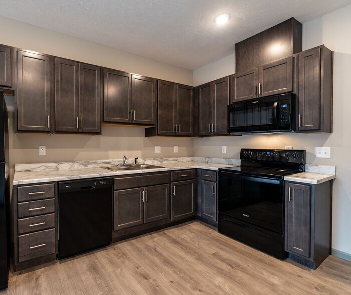 106 E Greenbriar Dr, Nixa, MO à vendre - Photo du bâtiment - Image 2 de 25