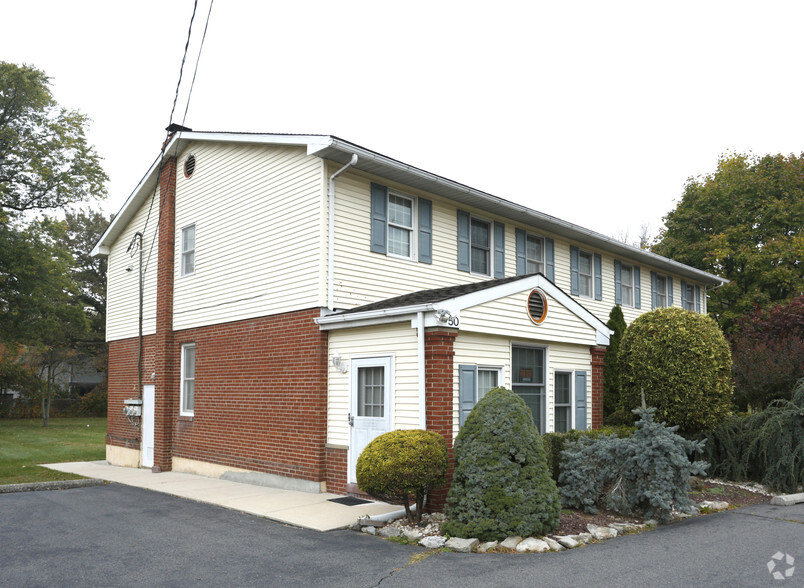 Bureau dans Trenton, NJ à vendre - Photo principale - Image 1 de 1