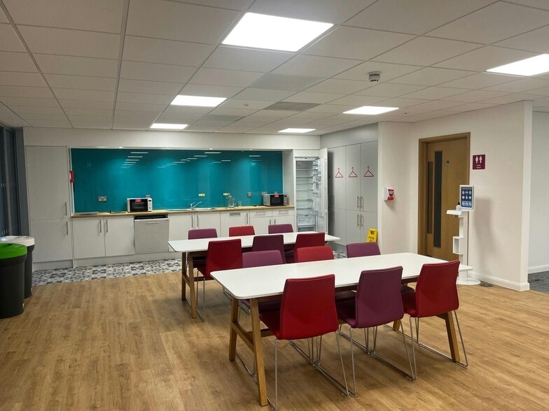 The Friary, Cardiff for lease - Interior Photo - Image 3 of 11