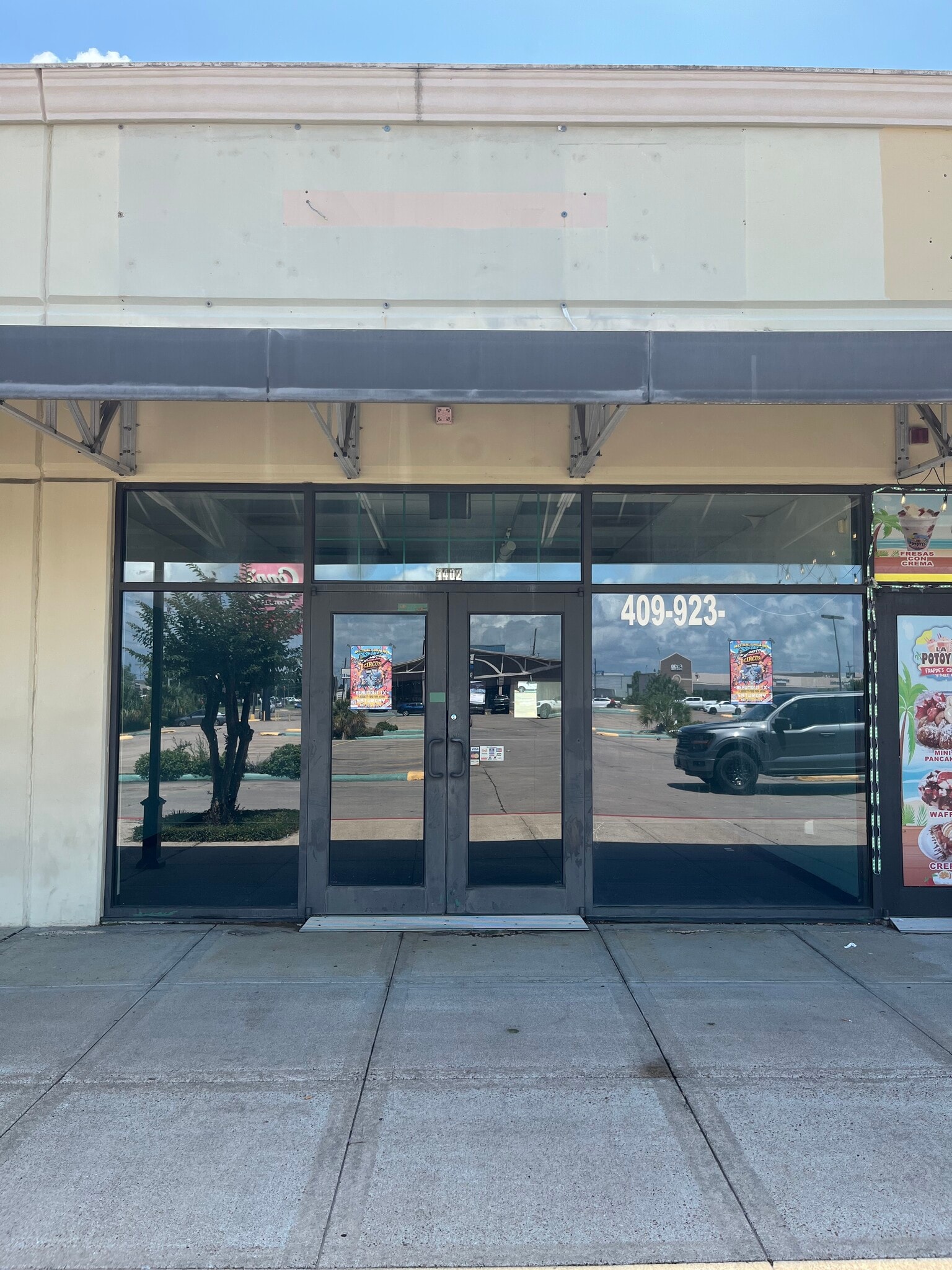 4328-4406 Dowlen Rd, Beaumont, TX for lease Building Photo- Image 1 of 1