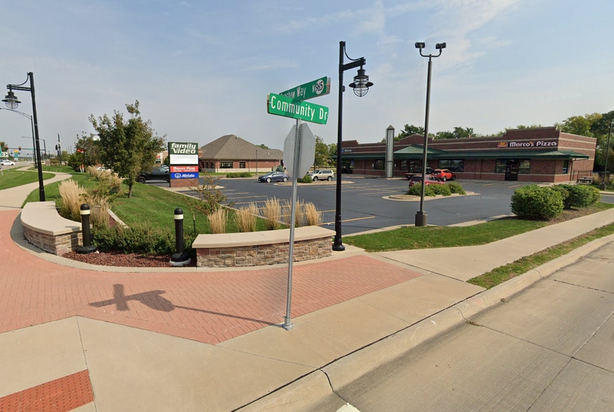 415 Community Dr, North Liberty, IA for lease - Building Photo - Image 3 of 3