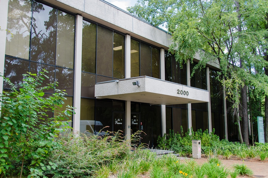 2000 N Loop Fwy W, Houston, TX à louer - Photo du bâtiment - Image 1 de 7