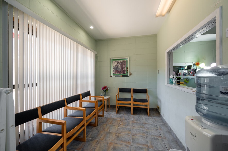 8222 S Martin Luther King Dr, Chicago, IL for sale - Interior Photo - Image 3 of 9