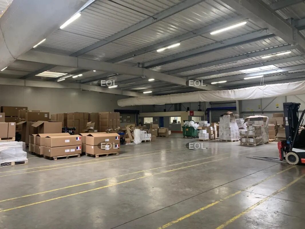 Flex in Châteaurenard for lease Interior Photo- Image 1 of 10