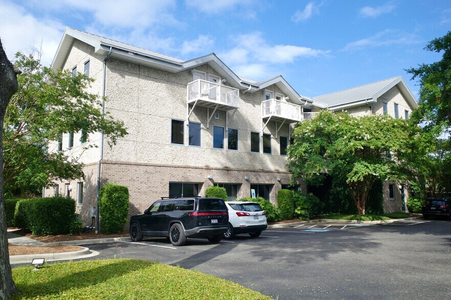 2018 Eastwood Rd, Wilmington, NC à louer - Photo du bâtiment - Image 2 de 27