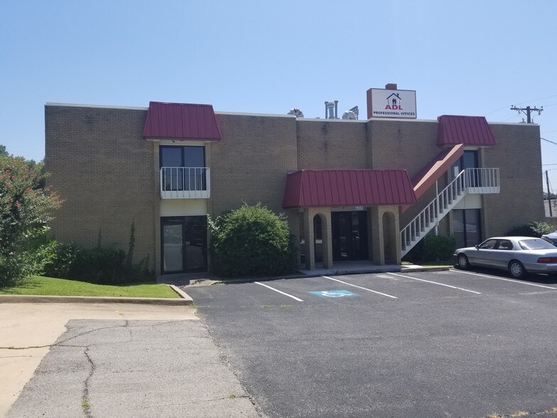 6010-6016 S 66th East Ave, Tulsa, OK à louer - Photo du bâtiment - Image 1 de 3