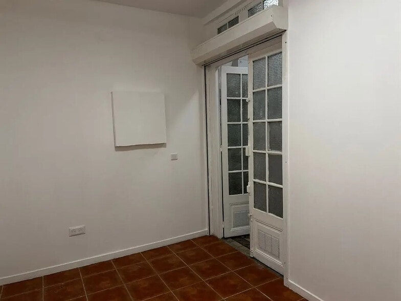 Retail in Paris for sale - Interior Photo - Image 3 of 5