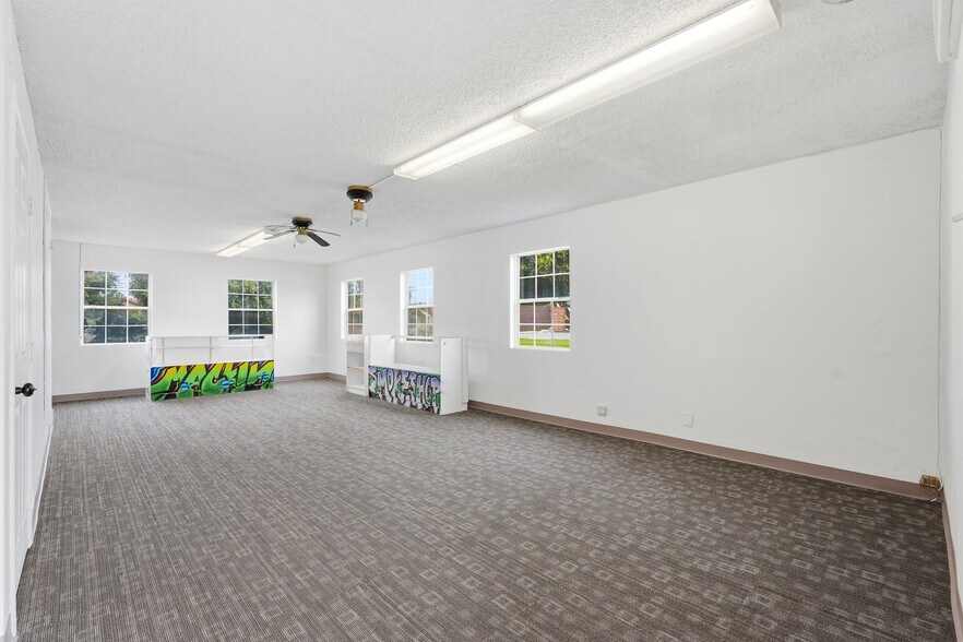 2048-2050 W Florence Ave, Los Angeles, CA à vendre - Photo du bâtiment - Image 2 de 33