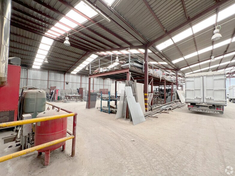 Industrial in Humanes de Madrid, Madrid for sale - Building Photo - Image 2 of 15