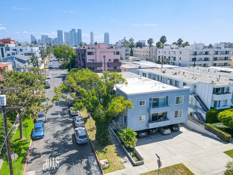 10786 Missouri Ave, Los Angeles, CA à vendre - Photo du bâtiment - Image 1 de 12