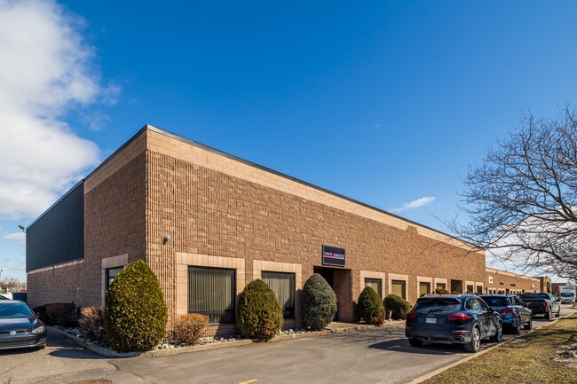 Plus de détails pour 625-651 Rue McCaffrey, Montréal, QC - Industriel à louer