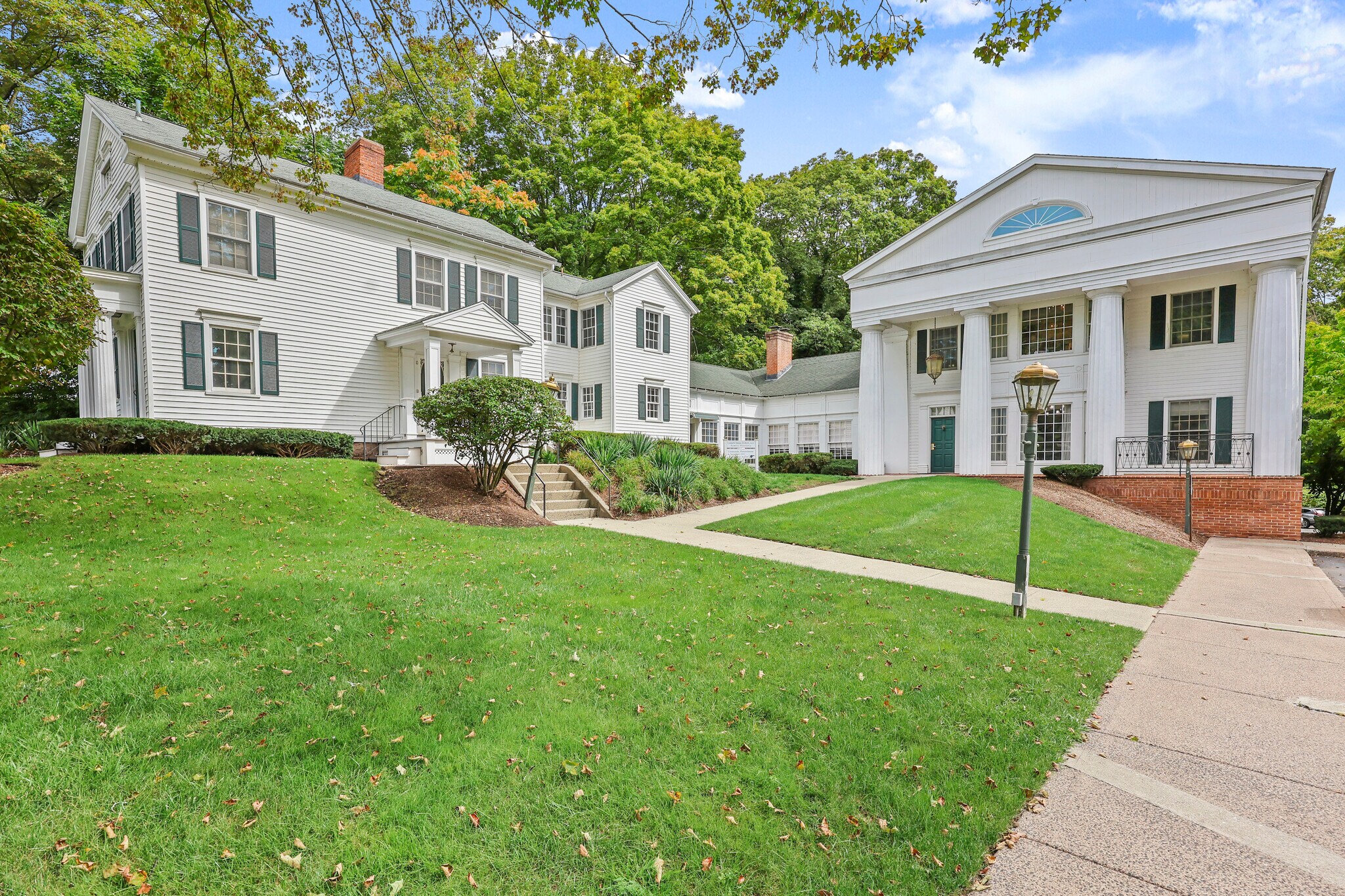 3127-3129 Whitney Ave, Hamden, CT à vendre Photo du bâtiment- Image 1 de 28