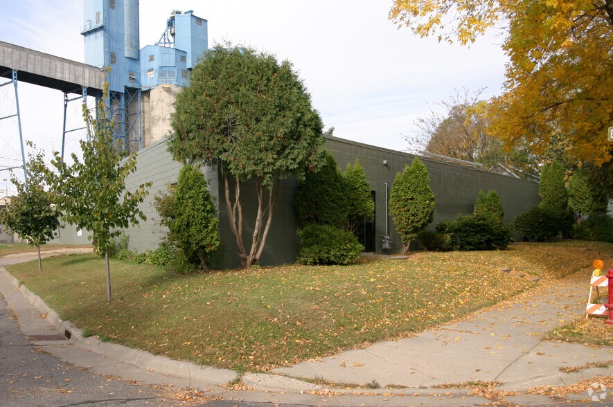 3552-3556 Snelling Ave, Minneapolis, MN à louer - Photo du bâtiment - Image 1 de 5
