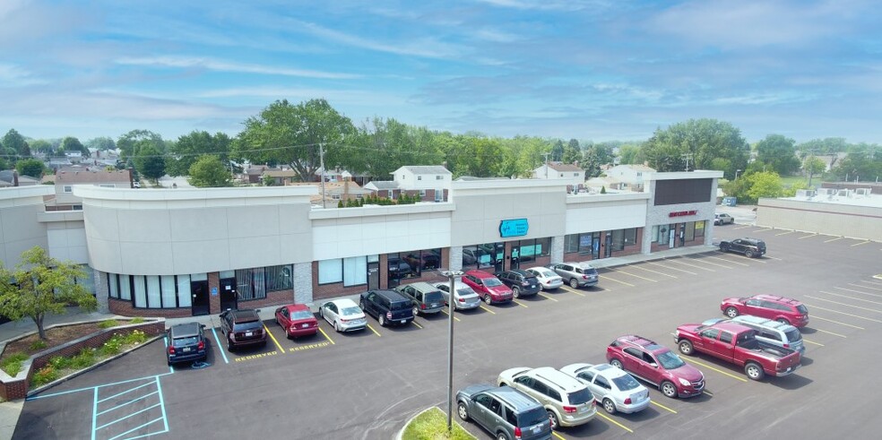 14605-14709 Northline Rd, Southgate, MI for lease - Building Photo - Image 1 of 7