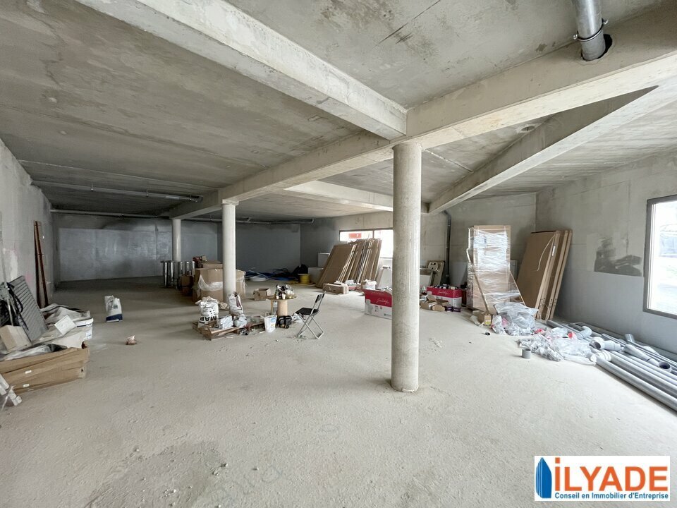 Office in Coudoux for sale Interior Photo- Image 1 of 5
