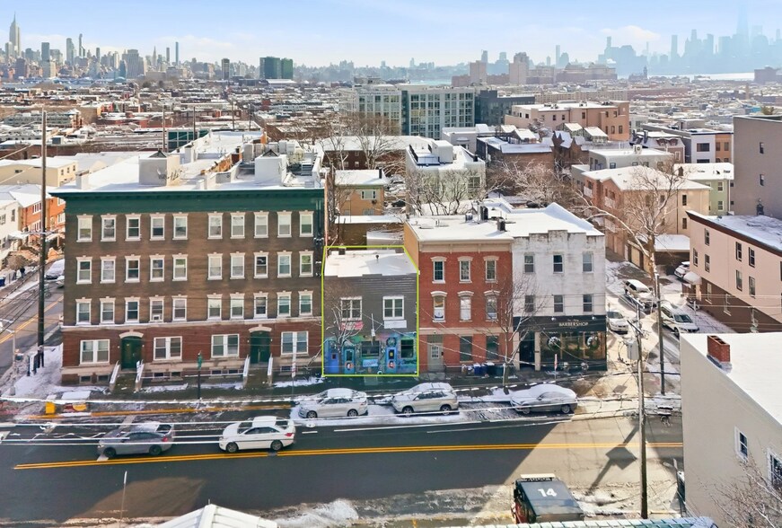 594 Palisade Ave, Jersey City, NJ à vendre - Photo du bâtiment - Image 2 de 22