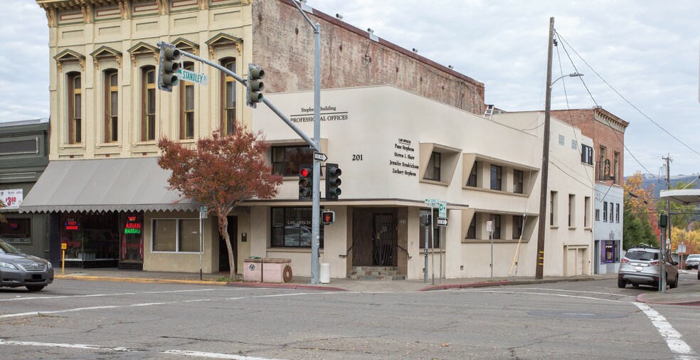 201 State St, Ukiah, CA à vendre - Photo du bâtiment - Image 1 de 1