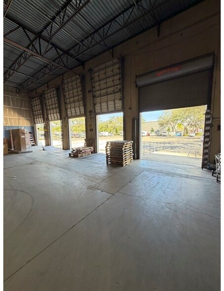 2025 NW 15th Ave, Pompano Beach, FL for lease - Building Photo - Image 2 of 5