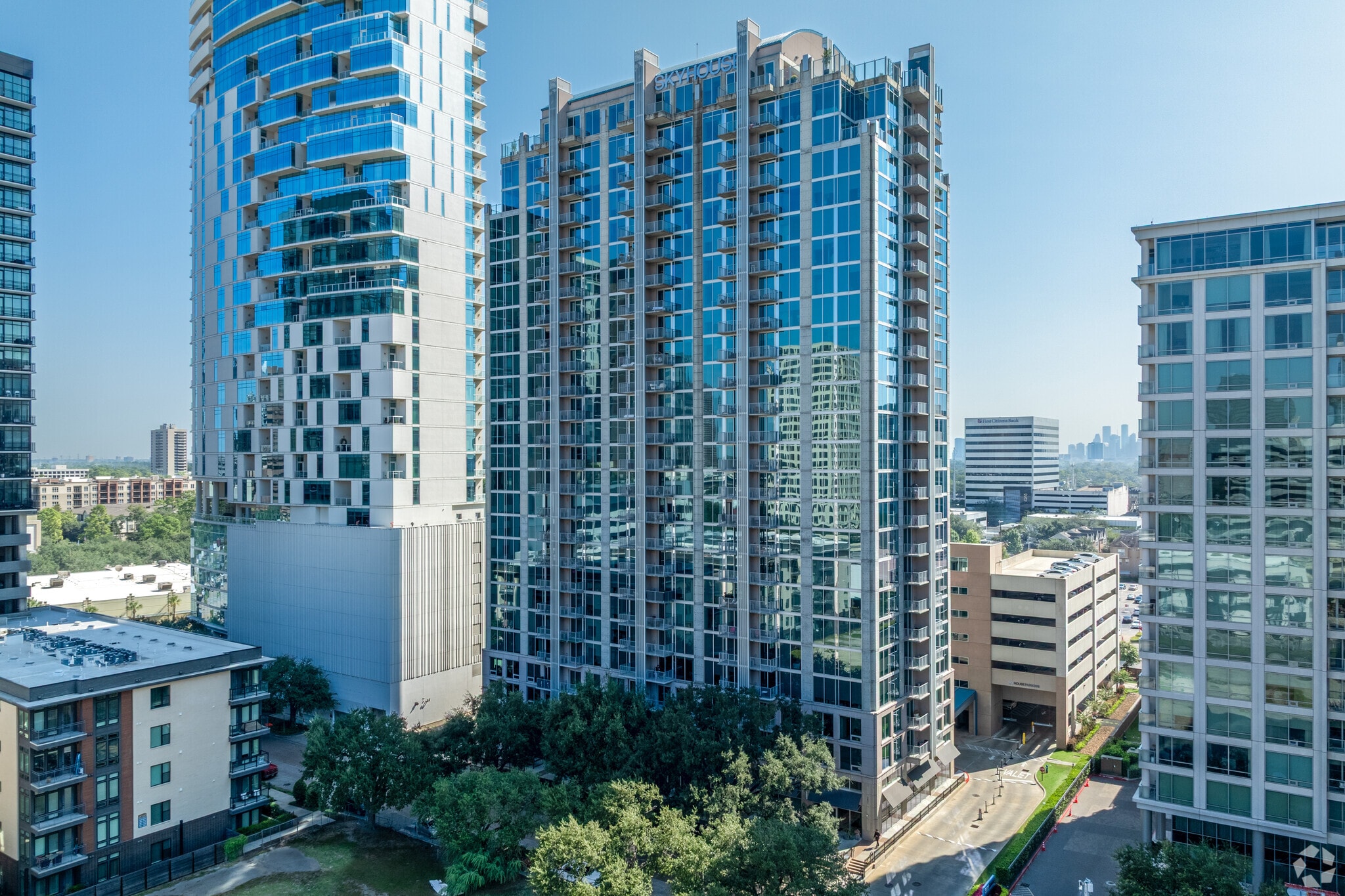 2031 Westcreek Ln, Houston, TX à louer Photo principale- Image 1 de 29