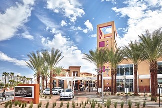 Plus de détails pour 875 S Grand Central Pky, Las Vegas, NV - Vente au détail à louer