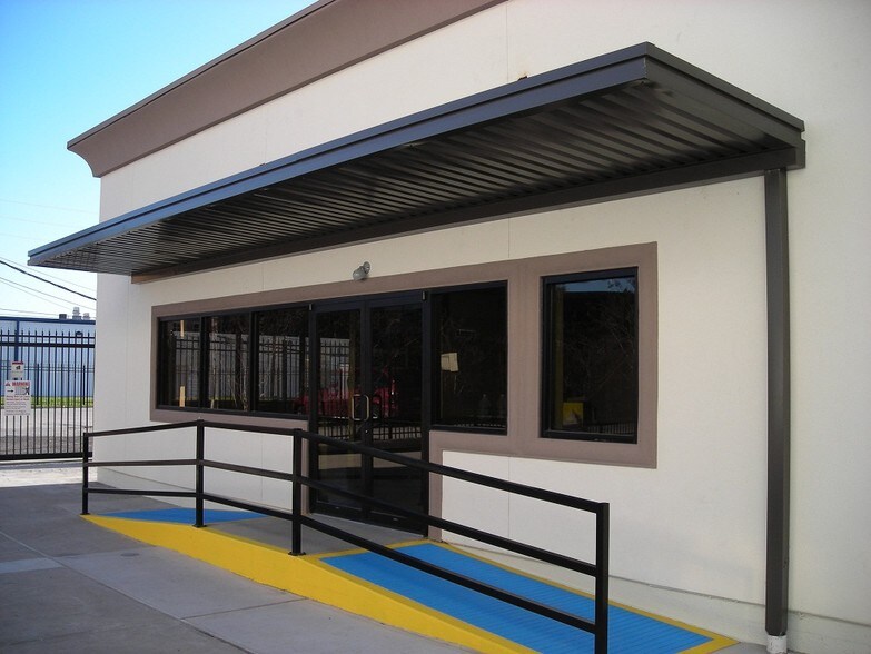 10019 Main St, Houston, TX à louer - Photo du bâtiment - Image 3 de 8