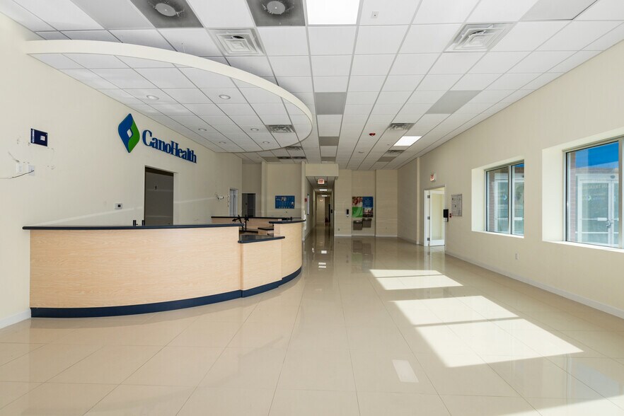 4733 N Kedzie Ave, Chicago, IL à louer - Photo du bâtiment - Image 2 de 6