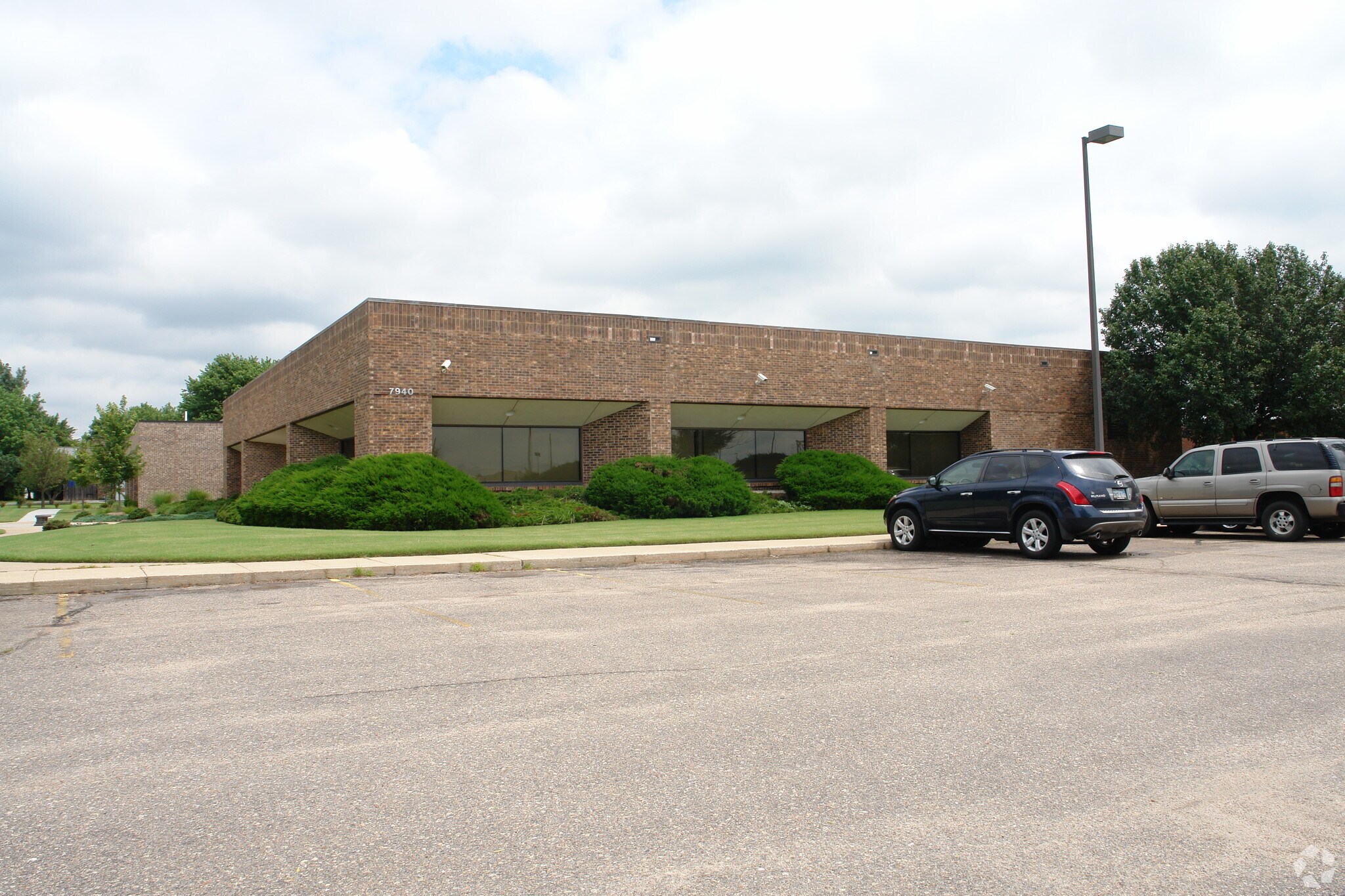 7940 W Kellogg Dr, Wichita, KS à vendre Photo principale- Image 1 de 1