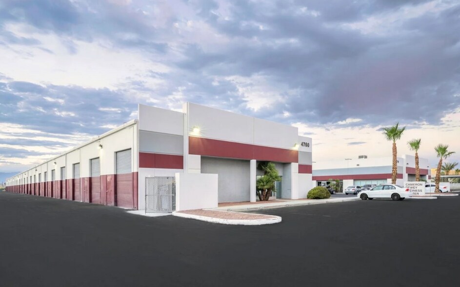 4710 W Dewey Dr, Las Vegas, NV à louer - Photo du bâtiment - Image 3 de 5