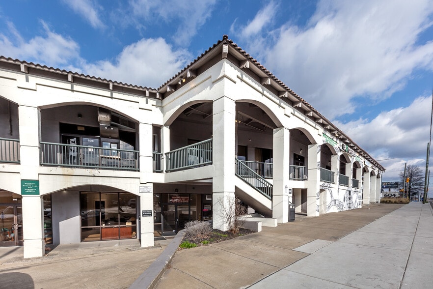604 Gallatin Ave, Nashville, TN for lease - Building Photo - Image 2 of 5