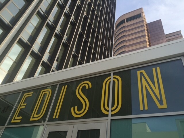 Plus de détails pour 100 Long Beach Blvd, Long Beach, CA - Commerce de détail à louer