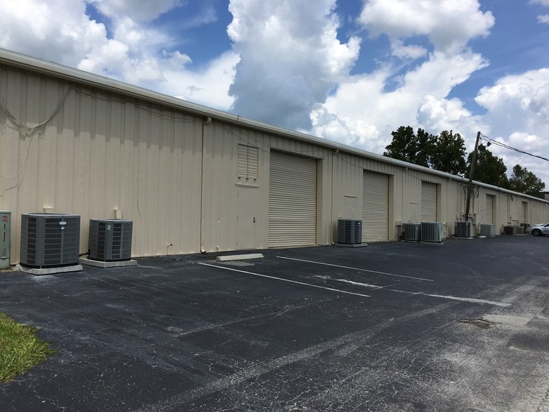 5640 SW 6th Pl, Ocala, FL for lease - Building Photo - Image 3 of 6