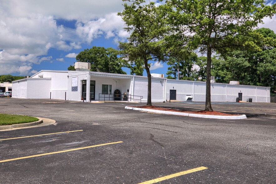 227 E Mercury Blvd, Hampton, VA for sale - Building Photo - Image 2 of 33