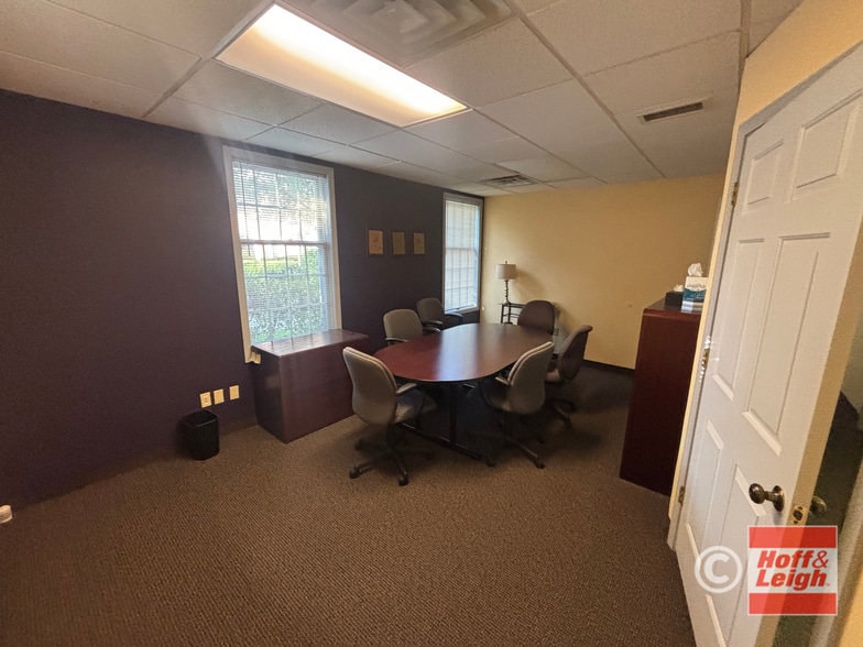 8225 Brecksville Rd, Brecksville, OH for sale - Interior Photo - Image 3 of 16