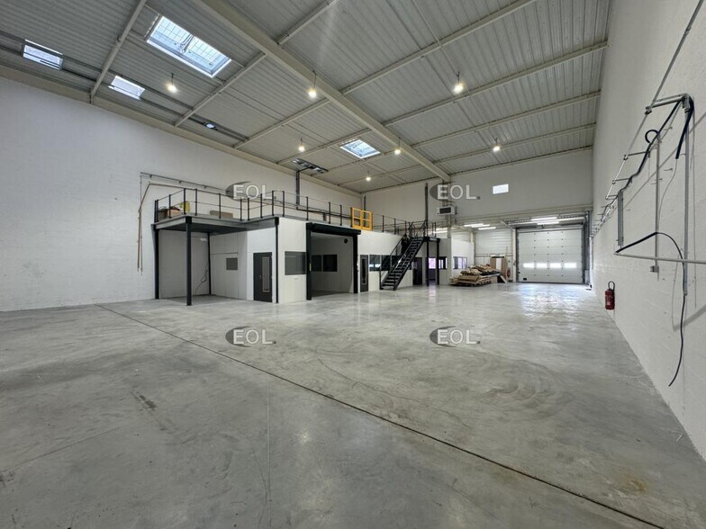Flex in Villebon-sur-Yvette for lease - Building Photo - Image 3 of 7