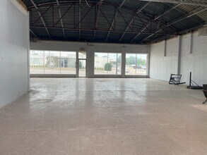 517-519 W Main St, Yukon, OK for lease Interior Photo- Image 1 of 10