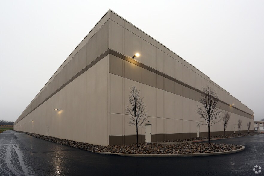 3895 Eastgate Blvd, Easton, PA à louer - Photo du bâtiment - Image 3 de 5