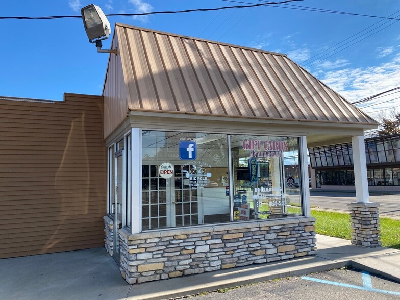 322-324 W Flint St, Davison, MI for sale - Building Photo - Image 1 of 34