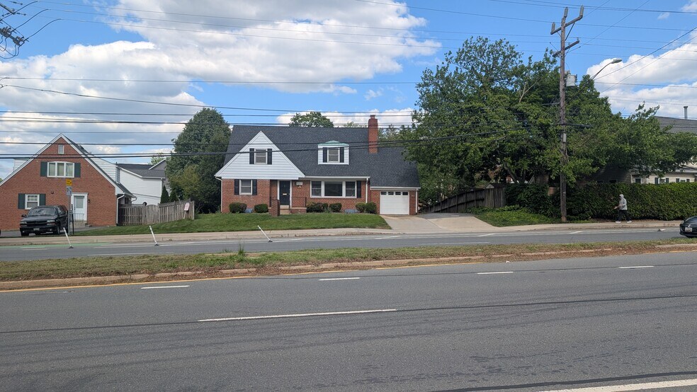 9207 Old Georgetown Rd, Bethesda, MD à vendre - Photo du bâtiment - Image 2 de 9