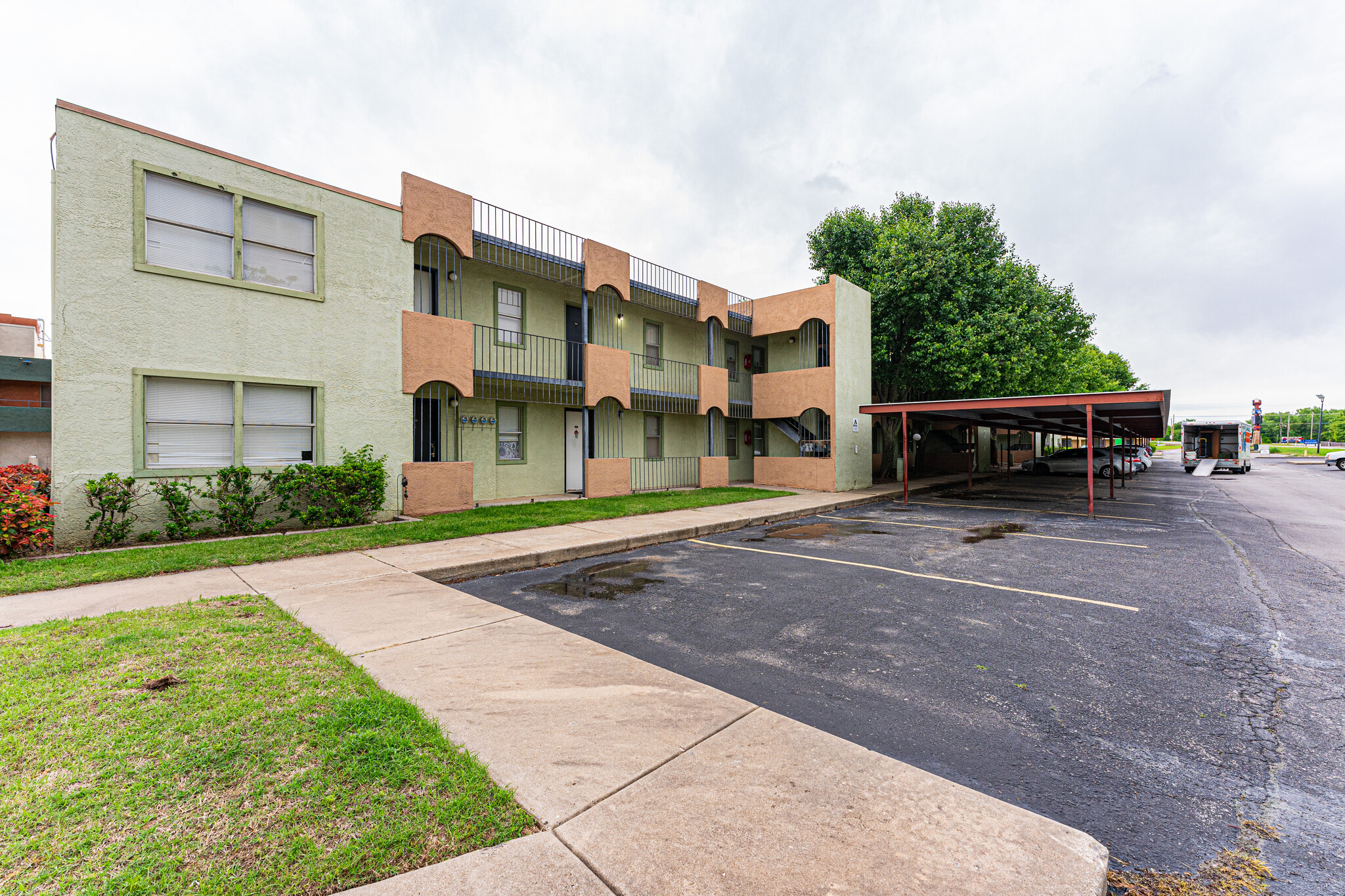 1127 E Gore Blvd, Lawton, OK for sale Building Photo- Image 1 of 1