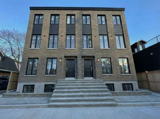 More details for 9 Gwynne Av, Ottawa, ON - Multifamily for Sale